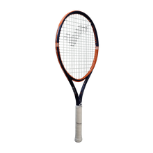 Carica l'immagine nel visualizzatore di Gallery, CARAVELLE TEAM è il telaio di transizione perfetto per i giocatori junior competitivi che utilizzano la loro prima racchetta da 27 "! CARAVELLE TEAM è un telaio per giocatori avanzati, in leggerezza, per potenziare la tecnica e vincere punti, partite e molto altro ancora.